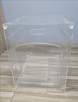 Plexiglass Pet Show custom crate