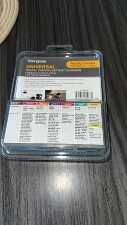 Targus Universal Digital Camera Battery Charger