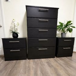 Chest And Nightstands  - Gavetero Y Mesitas De Noche 