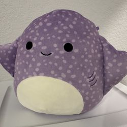 Squishmallow purple sting ray 8” – excellent!