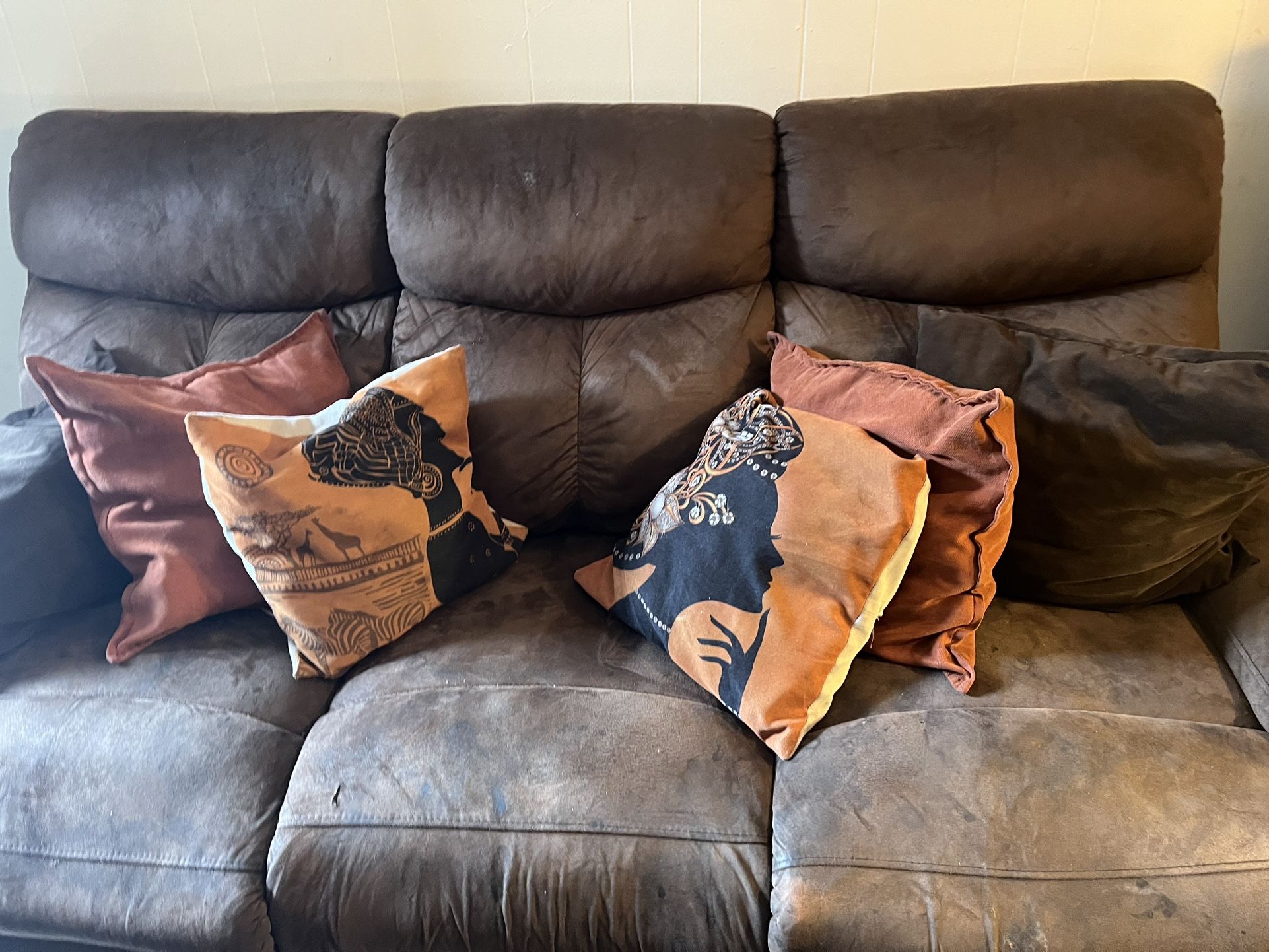 Brown living room couch PILLOWS INCLUDED