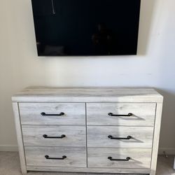 Dresser (6-Drawer)