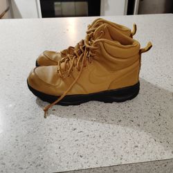 Nike Mania boots 
