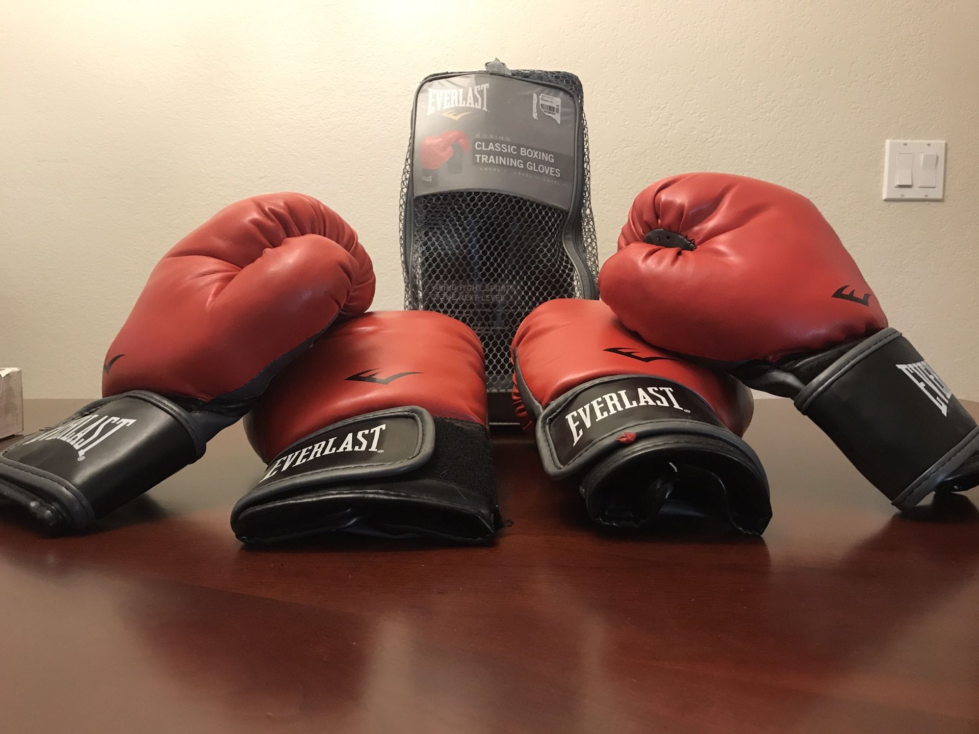 Supreme Everlast Boxing Gloves for Sale in San Jose, CA - OfferUp