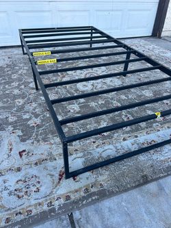 Twin size metal platform bed frame - Only $39.9999- READ Description