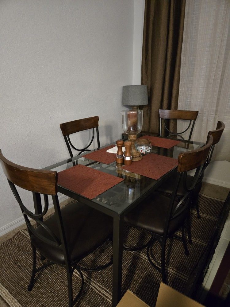Dining Table and 5 chairs