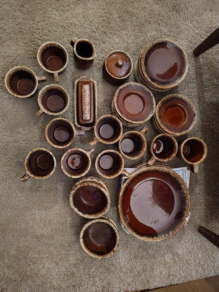 Brown Dipped Hull Dinnerware Pottery