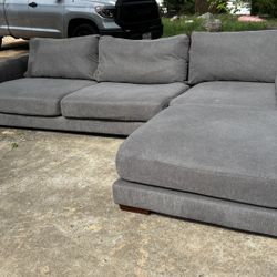 *FREE DELIVERY* Gray Living Spaces Lindsay Sectional 127”