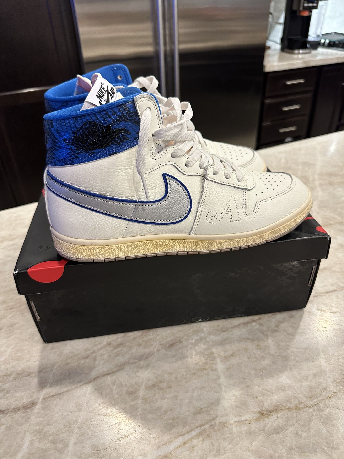 Awake NY NIKE AIR SHIP SZ 11