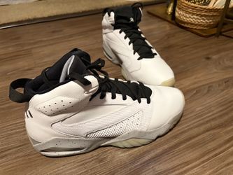 Air Jordan lift offs