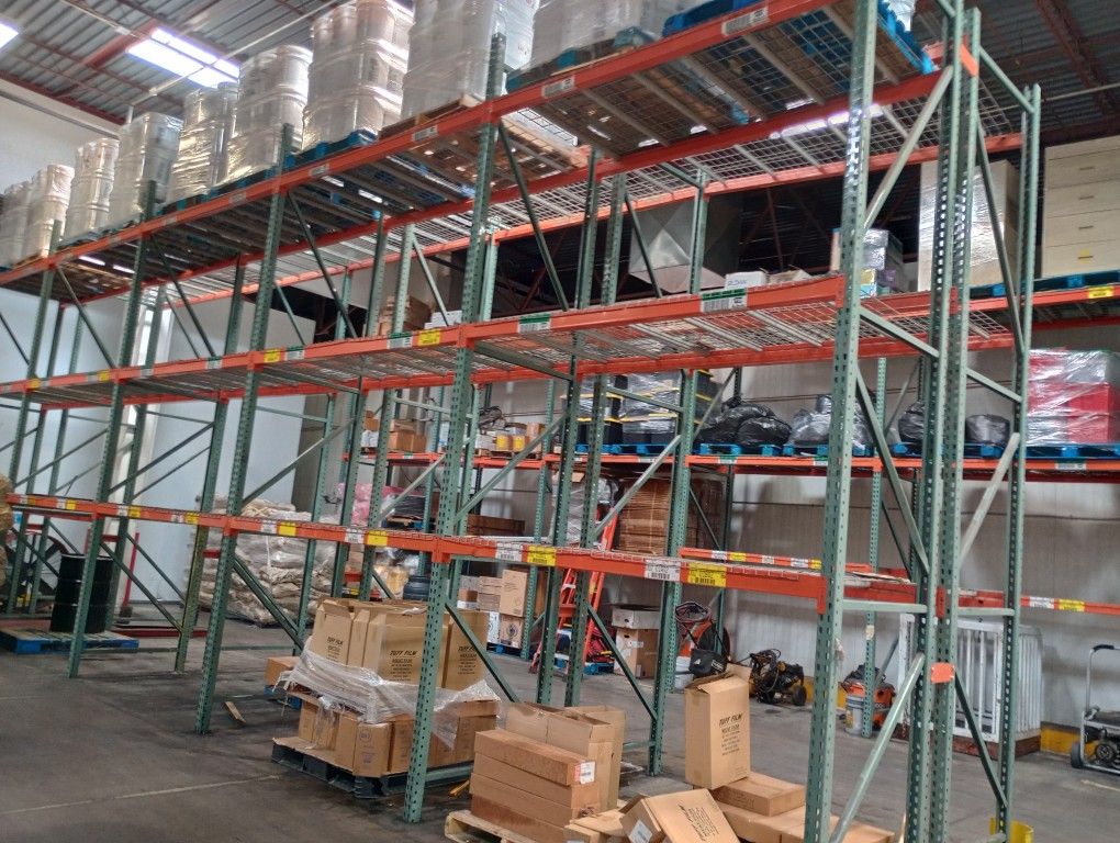 Rack Pallet In Good Condition