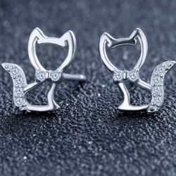 Delightful Pair Of Sterling silver Cat Earrings for Women and Girls in White & Rose gold
