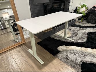 Standing desk