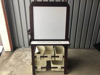 PAINTING EASEL IN GREAT CONDITION