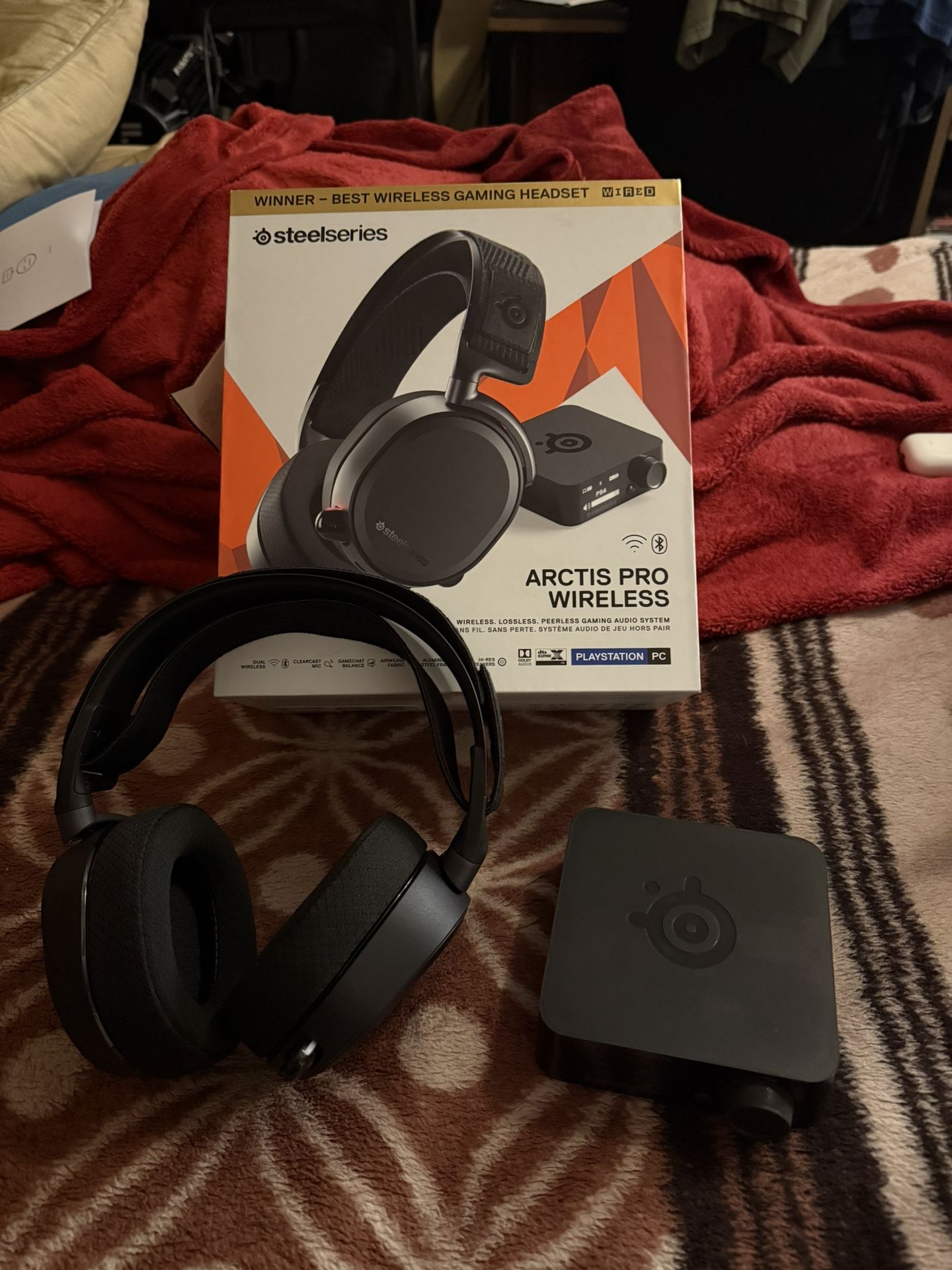 Steelseries Arctis Pro Wireless gaming headset