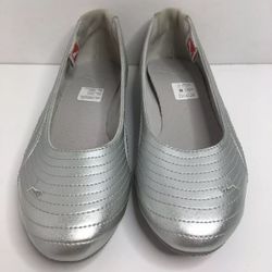 Puma Atletic Flats Women Size 6.5 Silver