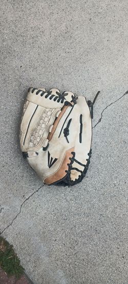 Easton Softball Glove