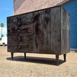 Mid century modern dresser great condition Mcm
