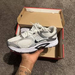 Nike Gray And White V5 RNR Shoes Size 12 Men