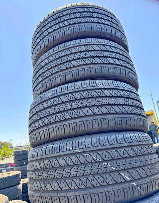 255 45 19 Tires Con 80% De Vida Las 4 De La Marca CONTINENTAL