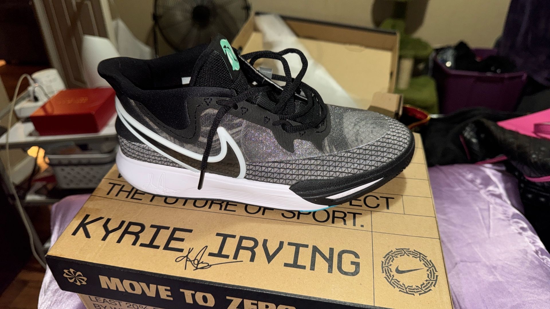 Kyrie 8 GO