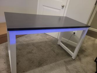 Modern desk