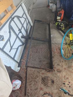 Cargo carrier hitch