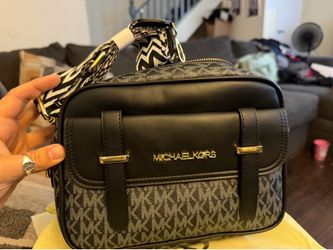 MK black purse