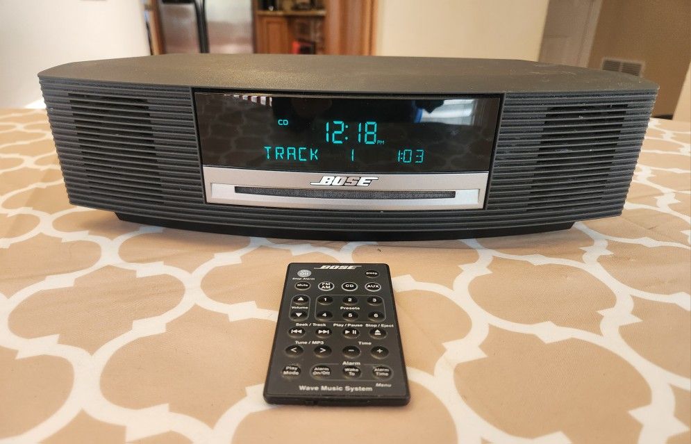 Vintage Bose Wave Music System Model AWRCC1 Black CD AM/FM With Remote