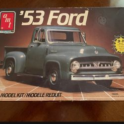 Vintage 1985 Ertl Model Kit