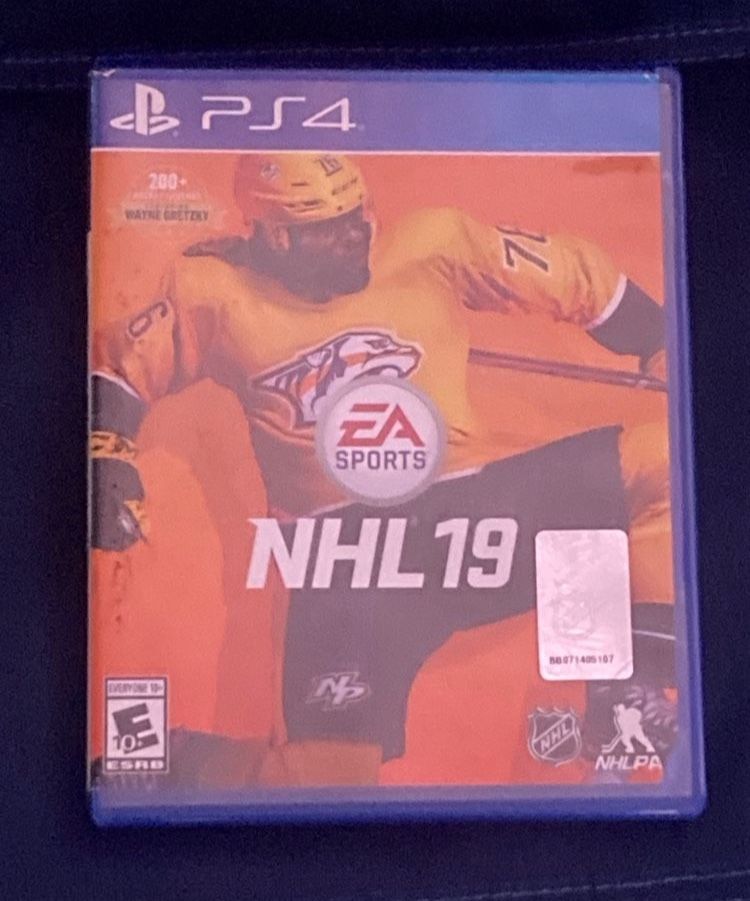 NHL 19 PS4 Game + Case — Used, Great Condition