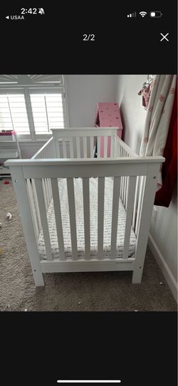 Delta crib with mattress