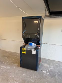 GE Stacked Washer Dryer Unit