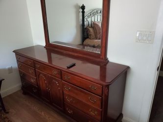 10 Drawer Dresser - Ventage