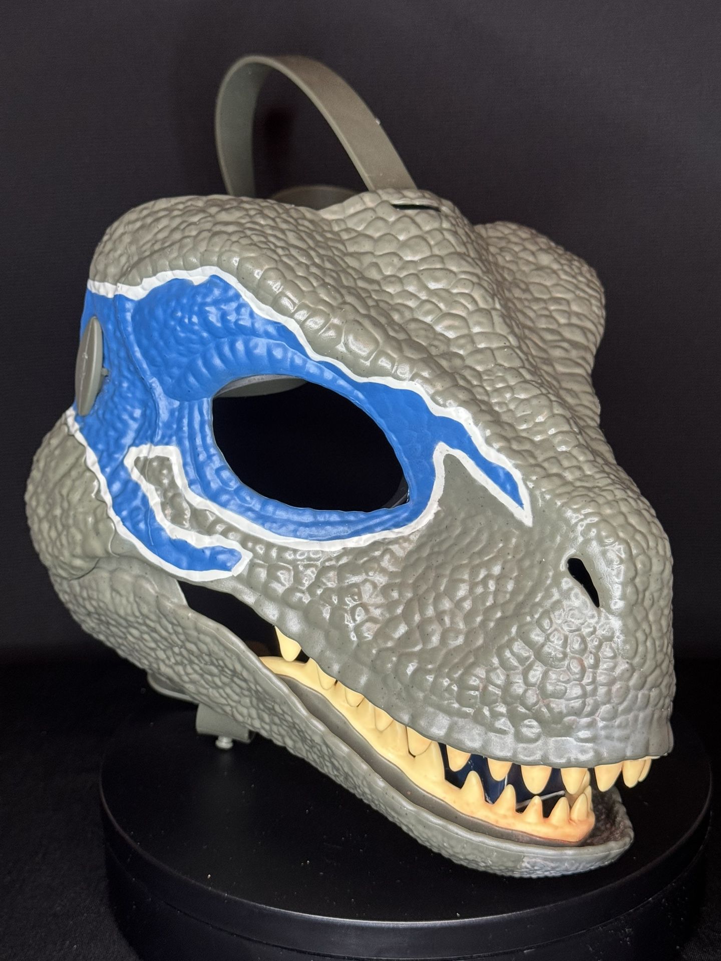 Jurassic World BLUE Velociraptor