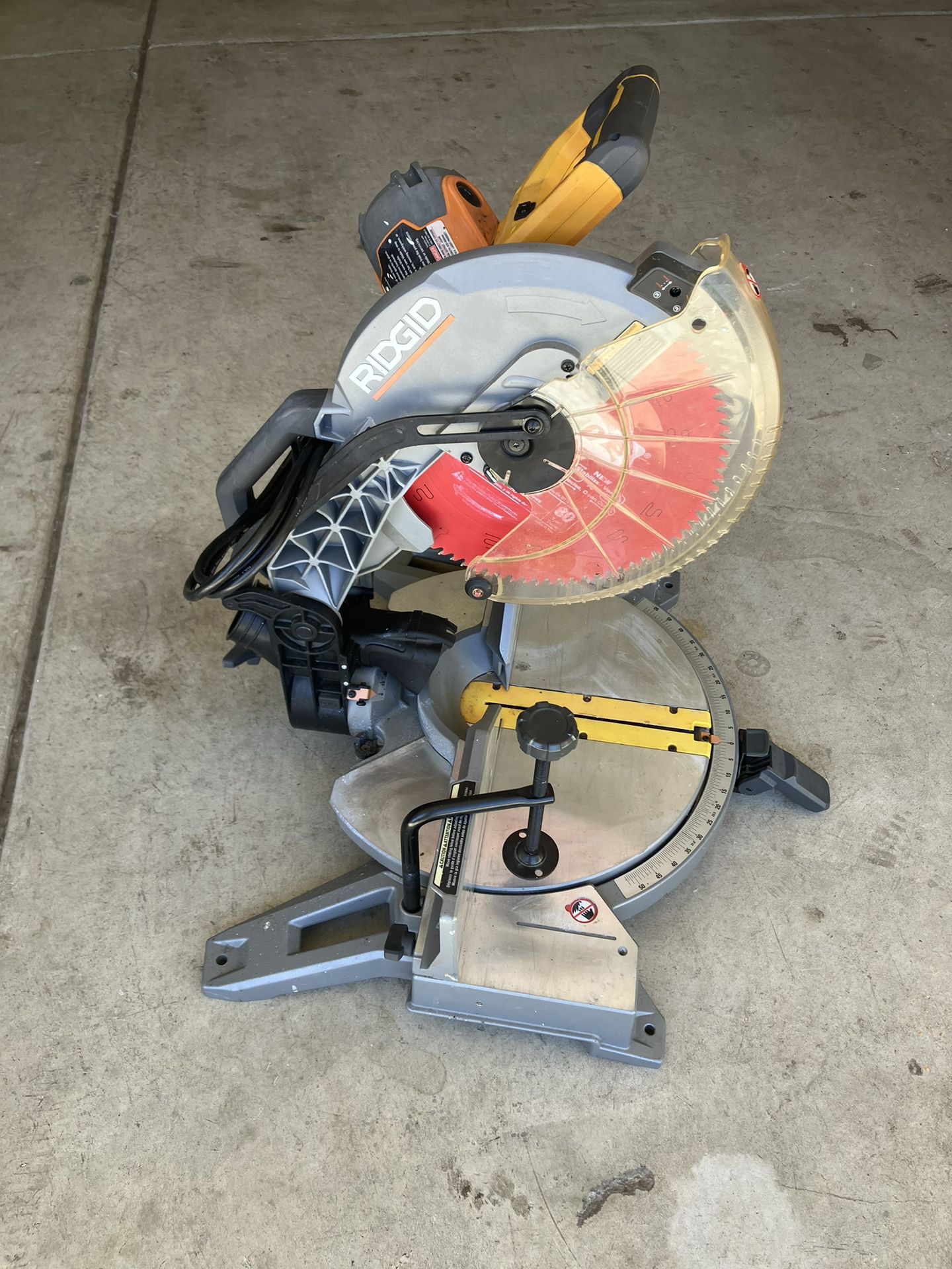 RIDGID 12” Miter Saw 15A Double Bevel Model R41221 good Condition Price is Firm