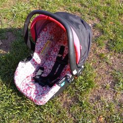 Little Girl Infinte Car Seat