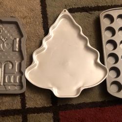 Wilton Mini Muffin Pan & Two Holiday Shape Pans 