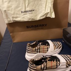 Burberry Men’s Shoes Size 10