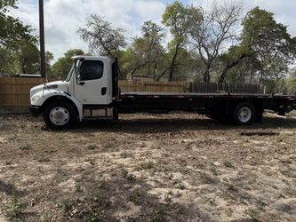 2014 Freightliner MS 106 Business Class Flatbed - $14,450