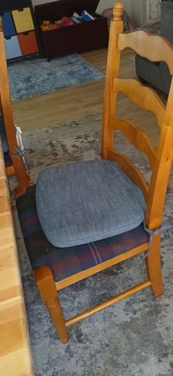 Dining chairs 6 total