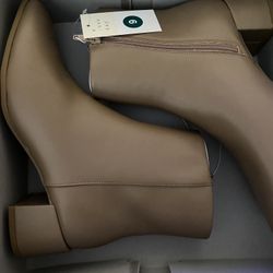 Delicious Women Ankle Boots Side Zipper Zip-Up Booties Block Heel Pointed Toe 9 Taupe 