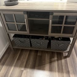 Buffet / Console / Sideboard / Entryway Table