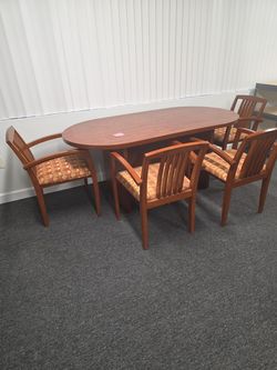 Table with 4 chair