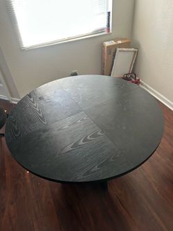 Black dinning table