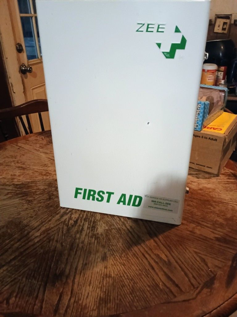 Zee Large 22.5" by 15" by 6.5" First Aid Metal Cabinet With Shelves & Handle