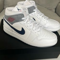 Air Jordan 1 Mid PL Paris