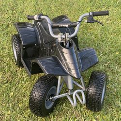 Razor Dirt Quad ATV (Electric) - BRAND NEW BATTERIES - 2021 Model
