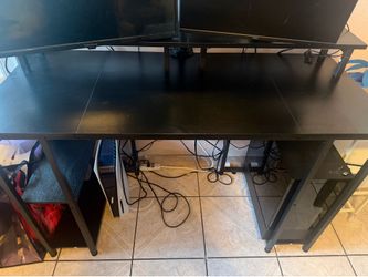 Gaming desk
