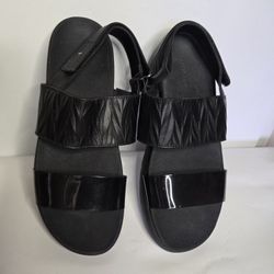 Ladies Vionic Karleen Patent Leather Chunky Sandals Size 9